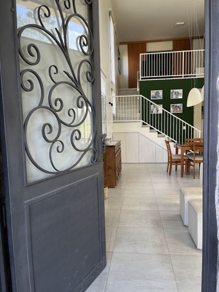 Casa moderna con salida a cancha de golf