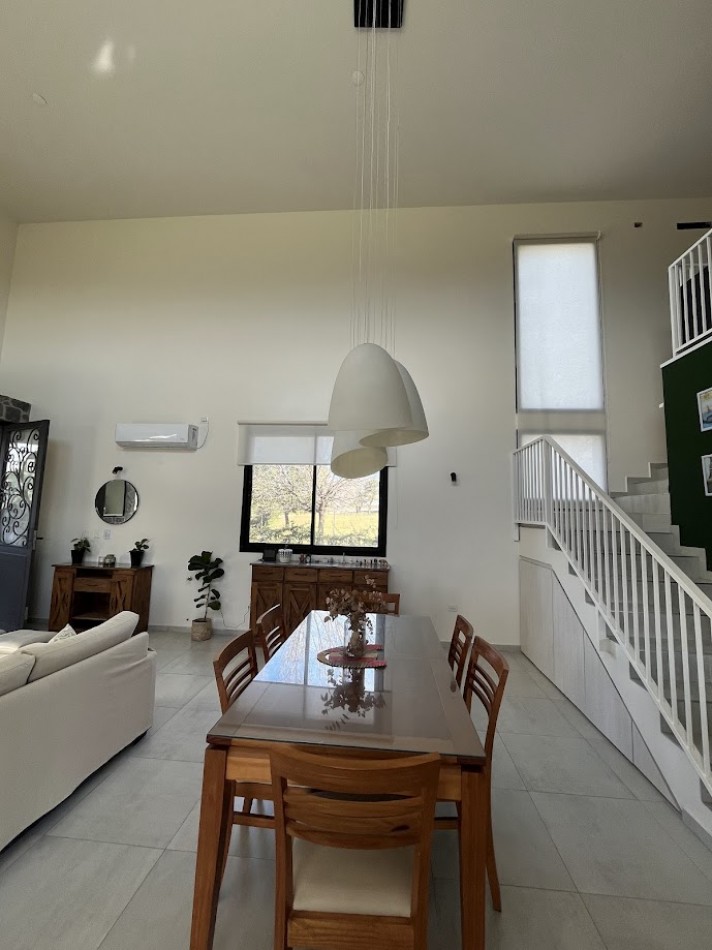Casa moderna con salida a cancha de golf