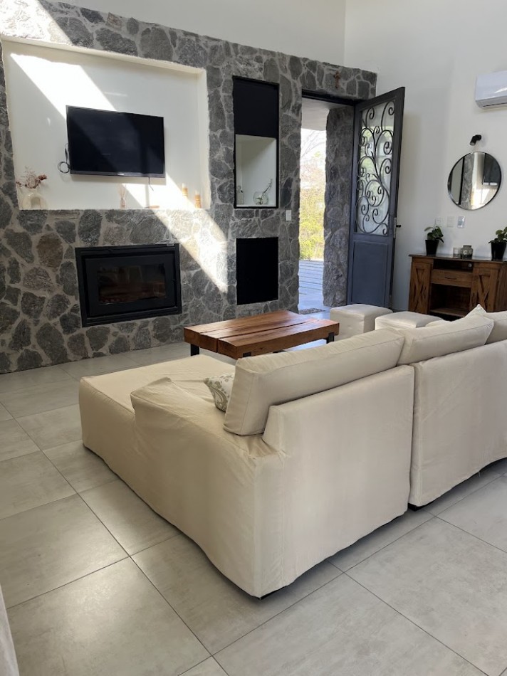 Casa moderna con salida a cancha de golf