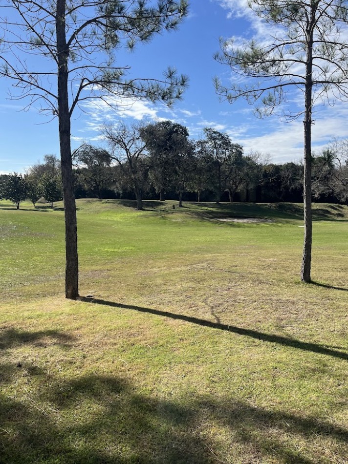 Casa moderna con salida a cancha de golf