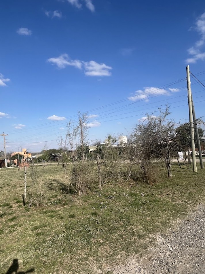 Hermosa esquina cerca del Rio Los Molinos