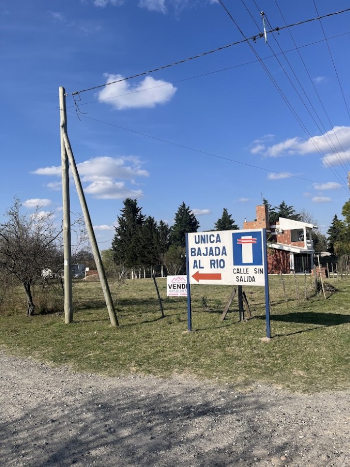 Hermosa esquina cerca del Rio Los Molinos