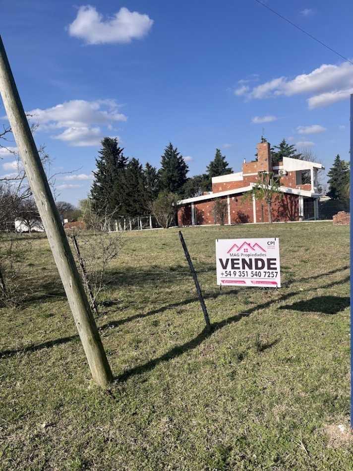 Hermosa esquina cerca del Rio Los Molinos