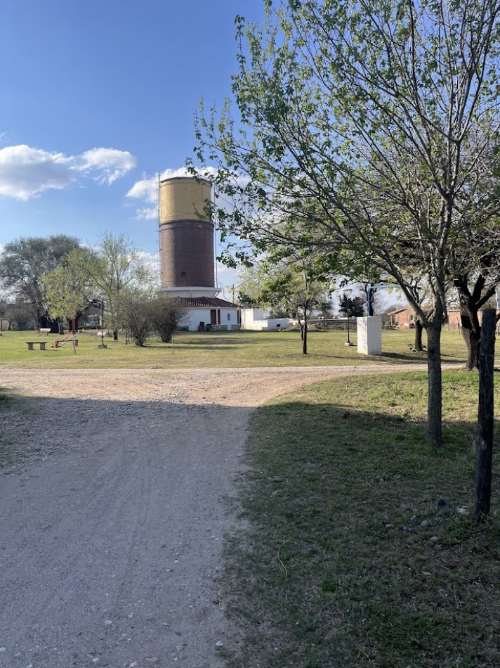 Hermosa esquina cerca del Rio Los Molinos
