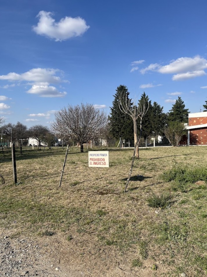 Hermosa esquina cerca del Rio Los Molinos