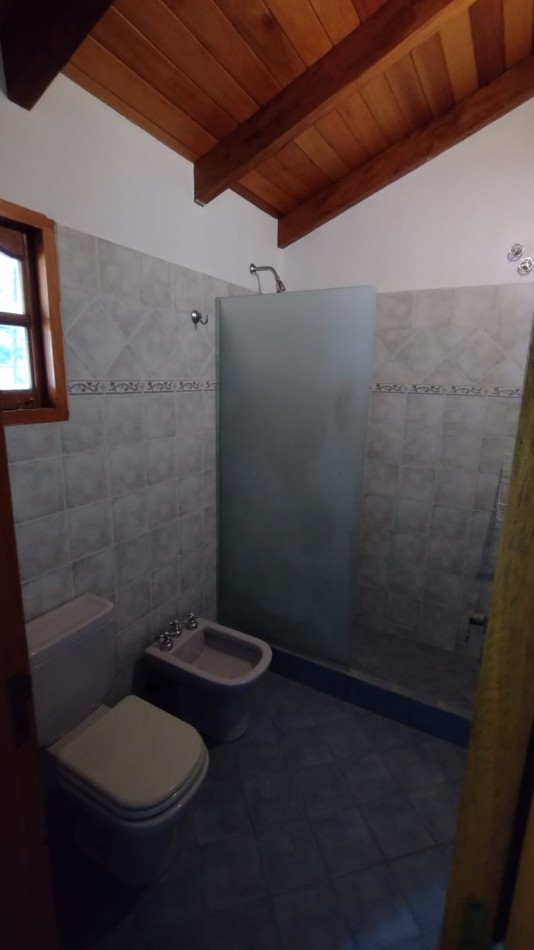 Residencia de categoria en Barrio El Golf con gran terreno y pileta