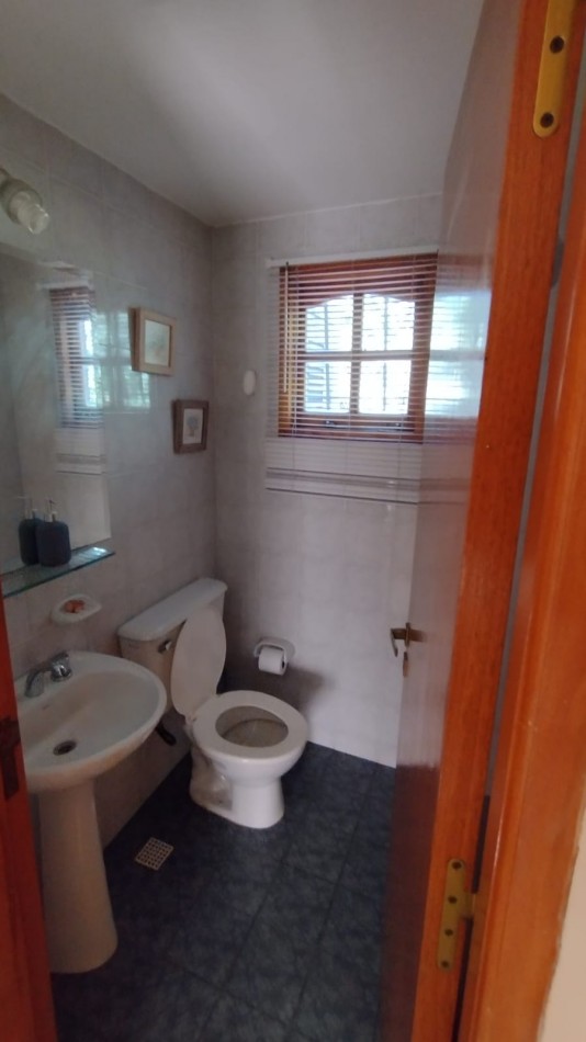 Residencia de categoria en Barrio El Golf con gran terreno y pileta