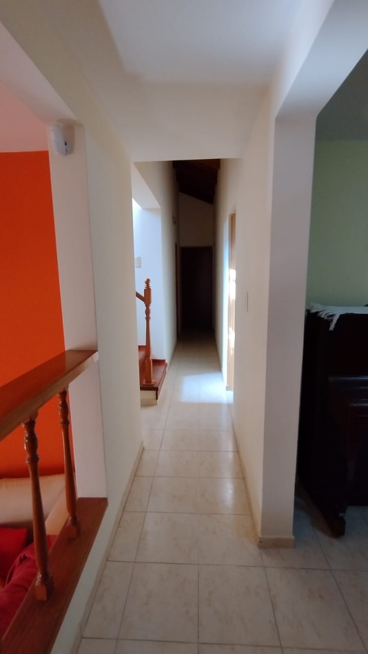 Residencia de categoria en Barrio El Golf con gran terreno y pileta
