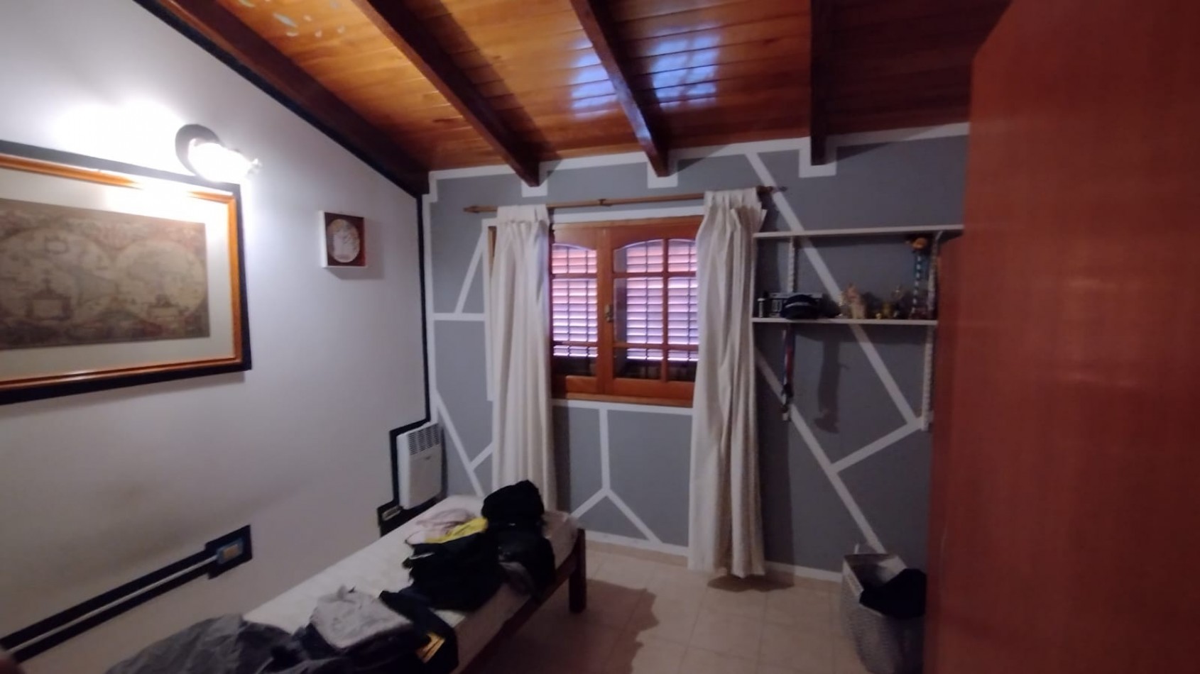 Residencia de categoria en Barrio El Golf con gran terreno y pileta