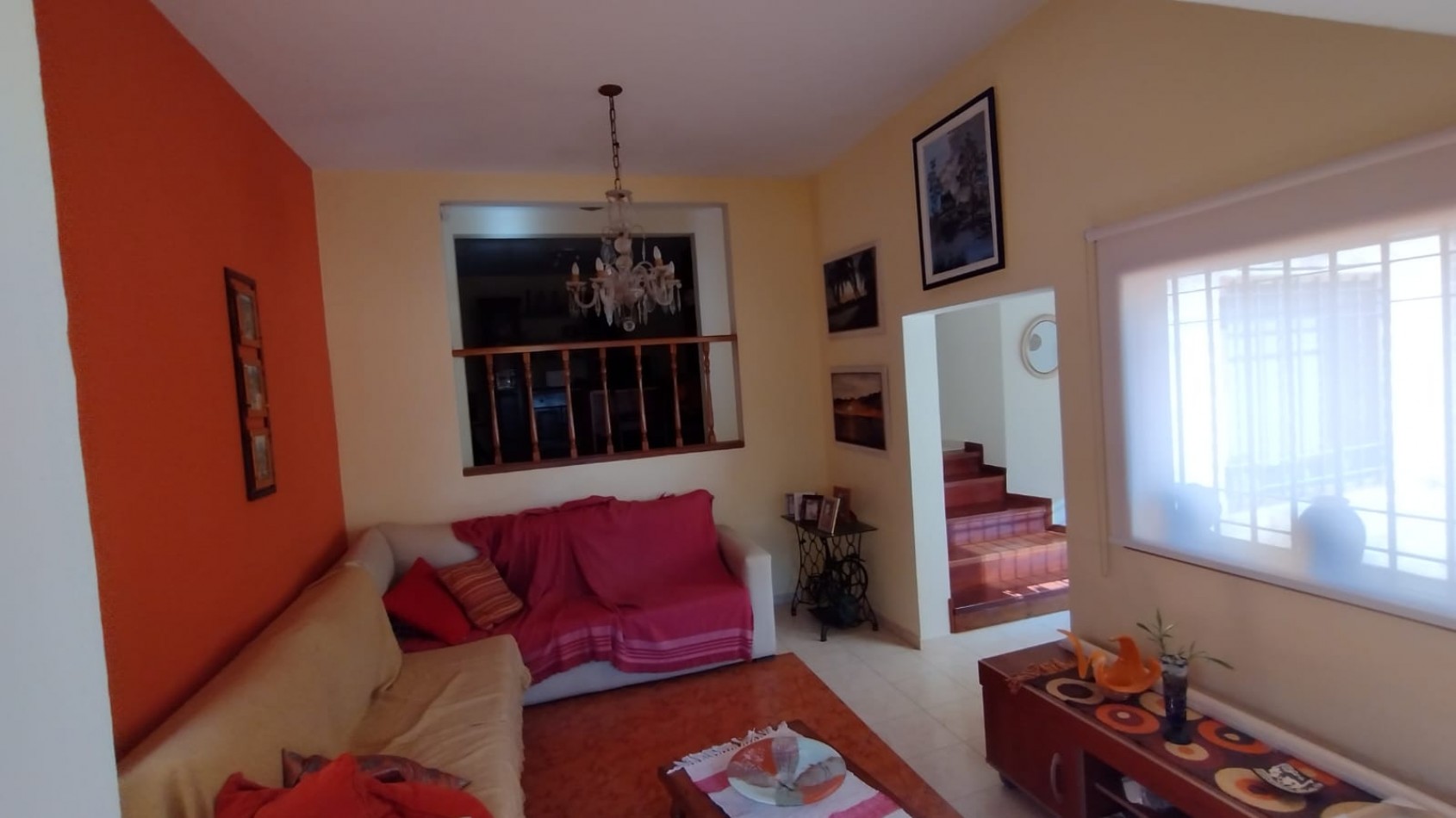 Residencia de categoria en Barrio El Golf con gran terreno y pileta