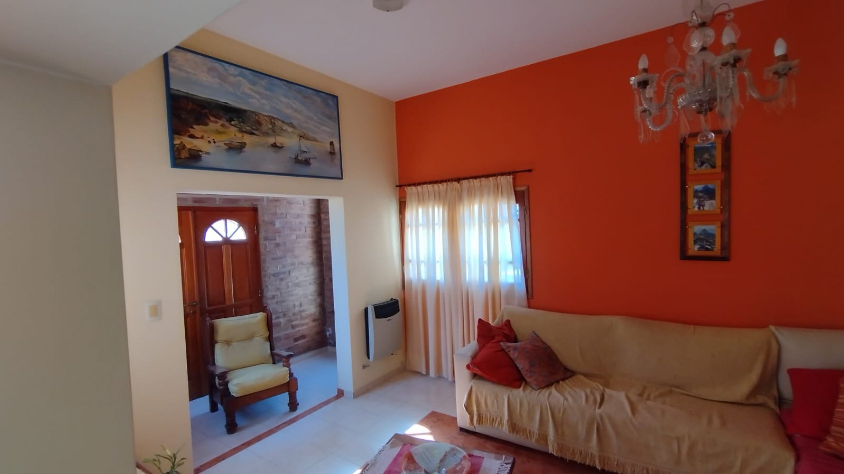 Residencia de categoria en Barrio El Golf con gran terreno y pileta