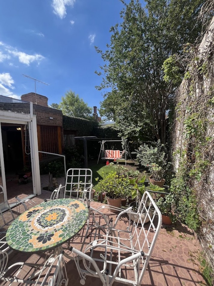 Alta Gracia. Encantadora casa en Barrio Carlos Pellegrini, sobre boulevard de categoria