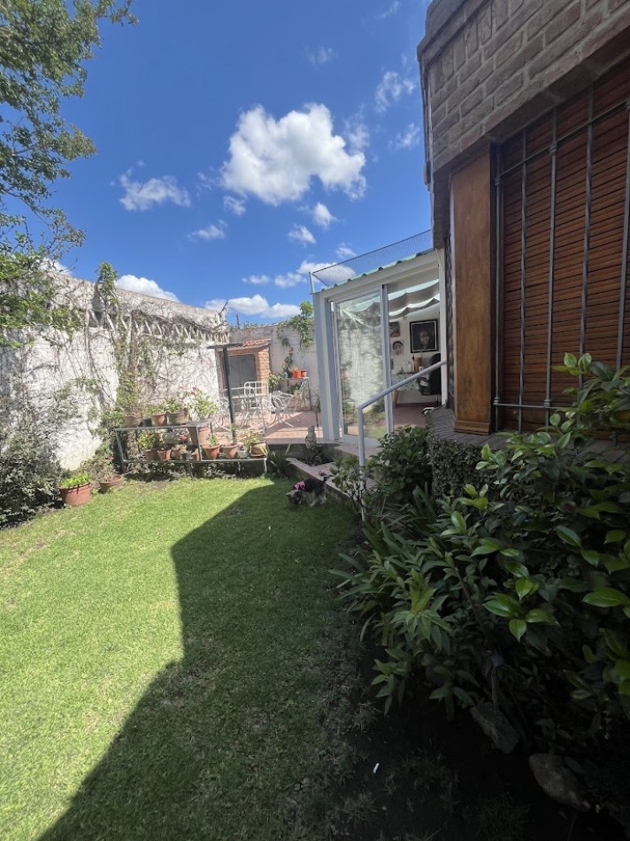 Alta Gracia. Encantadora casa en Barrio Carlos Pellegrini, sobre boulevard de categoria