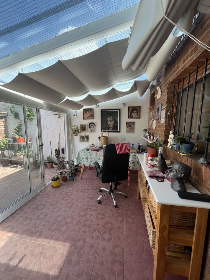 Alta Gracia. Encantadora casa en Barrio Carlos Pellegrini, sobre boulevard de categoria