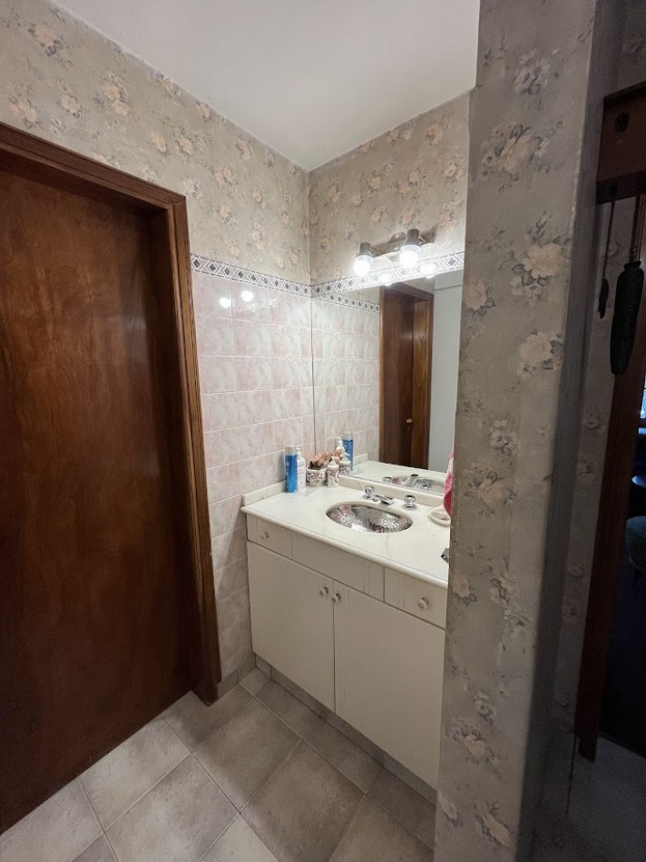 Alta Gracia. Encantadora casa en Barrio Carlos Pellegrini, sobre boulevard de categoria