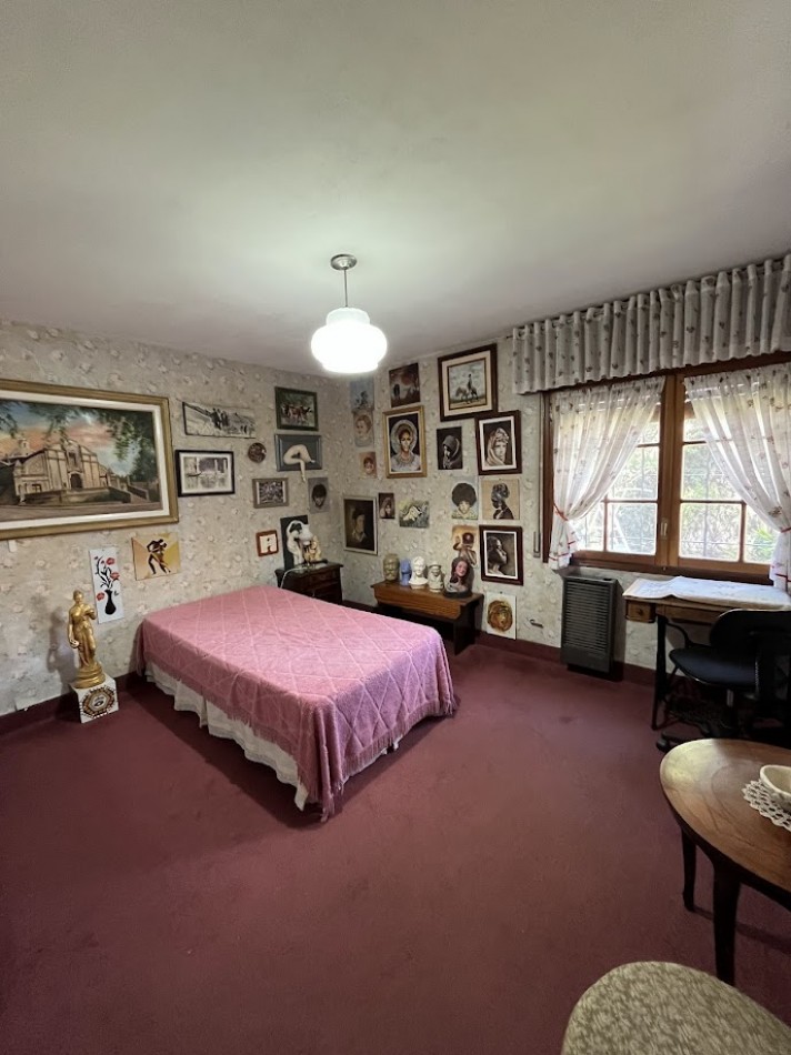 Alta Gracia. Encantadora casa en Barrio Carlos Pellegrini, sobre boulevard de categoria