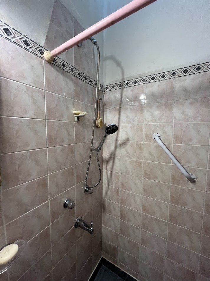 Alta Gracia. Encantadora casa en Barrio Carlos Pellegrini, sobre boulevard de categoria