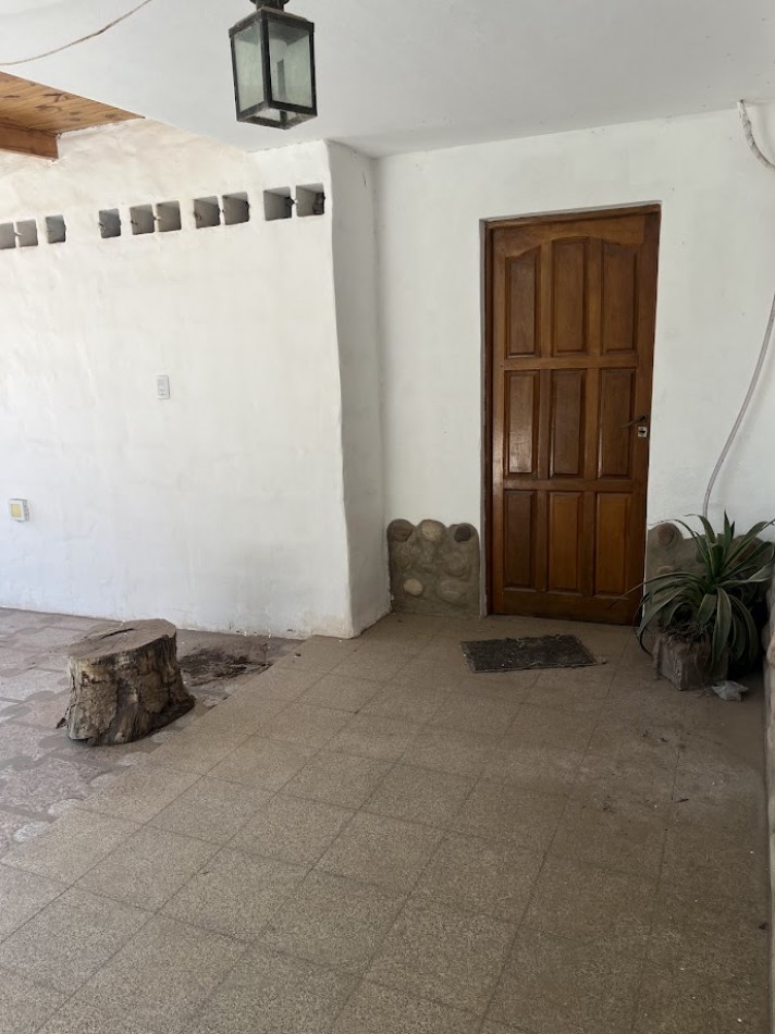 Casa Familiar con Quincho, Pileta y Amplios Espacios