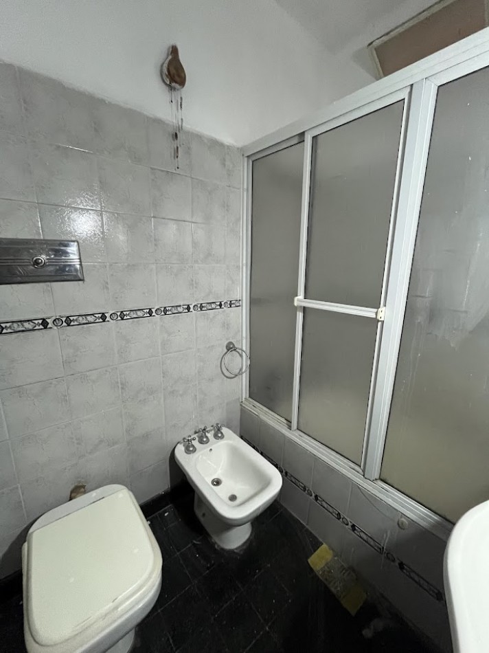 Casa Familiar con Quincho, Pileta y Amplios Espacios