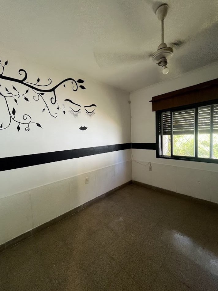 Casa Familiar con Quincho, Pileta y Amplios Espacios