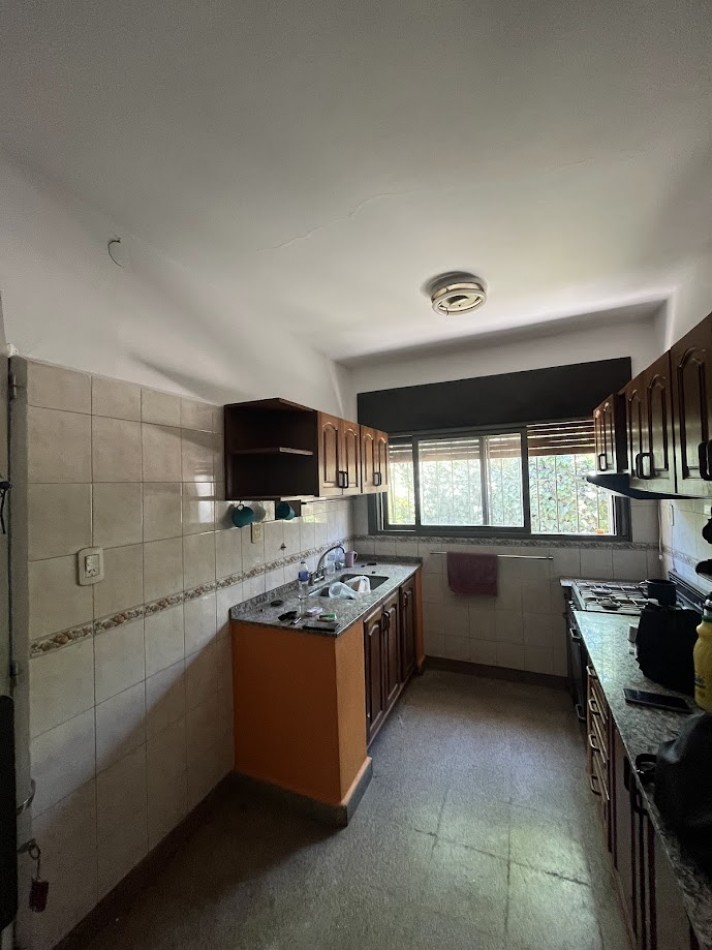 Casa Familiar con Quincho, Pileta y Amplios Espacios