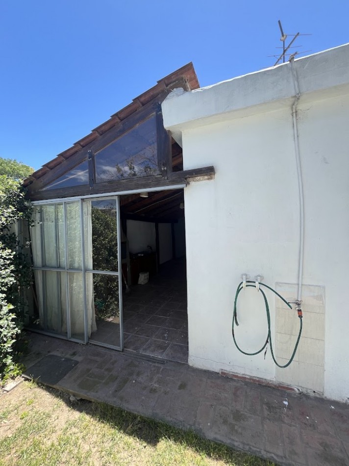 Casa Familiar con Quincho, Pileta y Amplios Espacios