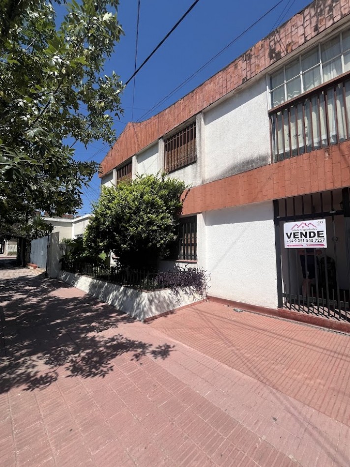 Casa en venta en complejo cerrado · Sin expensas · Zona Av. Santa Ana / Bv. San Juan