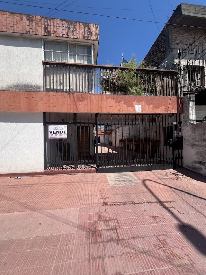 Casa en venta en complejo cerrado · Sin expensas · Zona Av. Santa Ana / Bv. San Juan