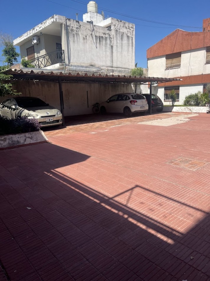 Casa en venta en complejo cerrado · Sin expensas · Zona Av. Santa Ana / Bv. San Juan