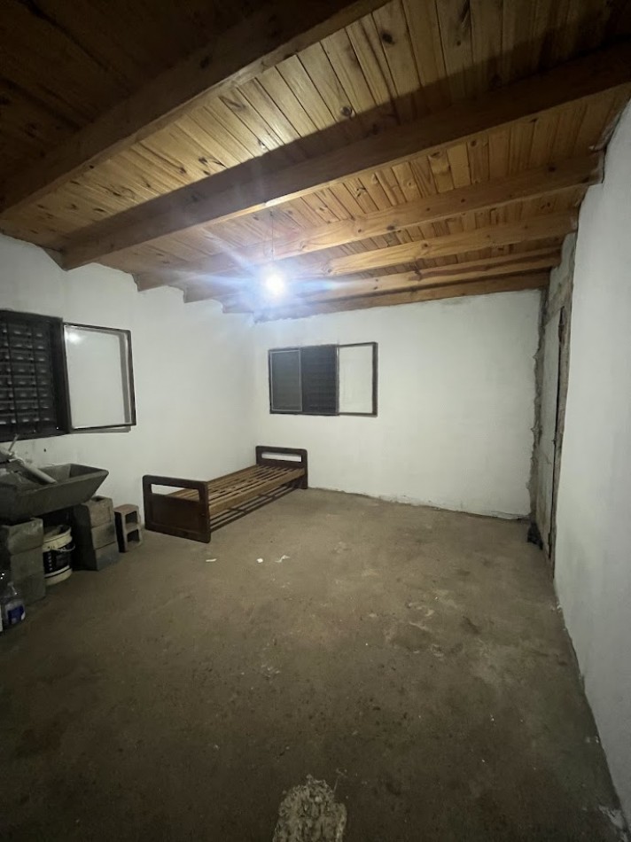 Casa a terminar en Villa San Isidro - Gran terreno