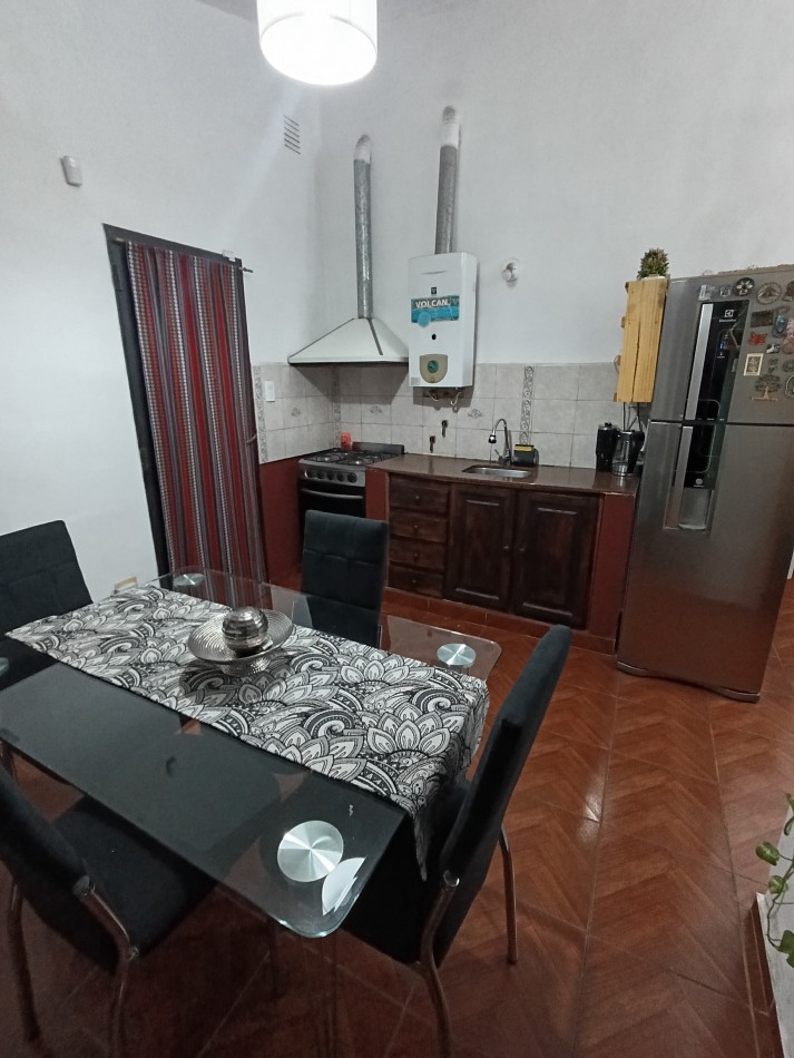 Oportunidad en B° Matienzo - Casa con jardin y cochera por USD 48.000