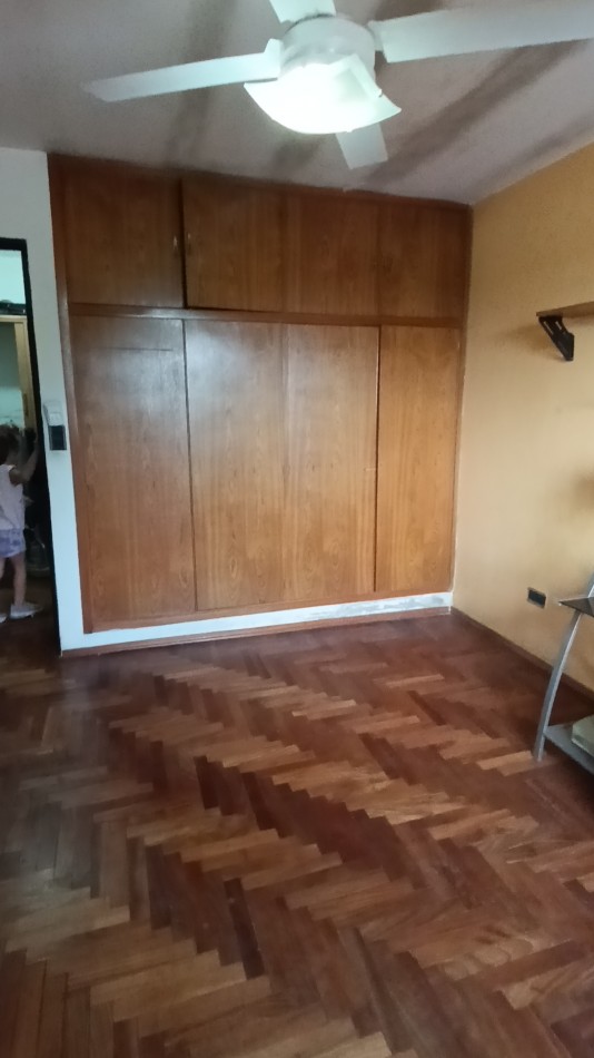Vendo sobre Av tronador super casa+dpt!