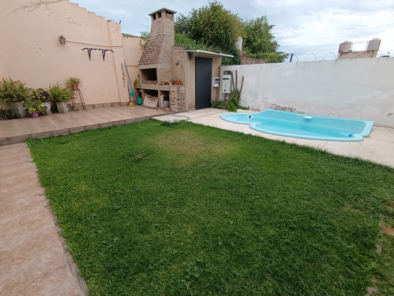 Vendo sobre Av tronador super casa+dpt!