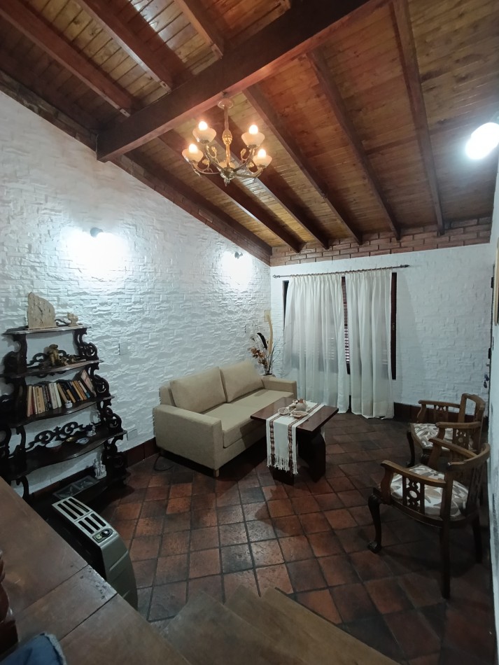 Vendo sobre Av tronador super casa+dpt!