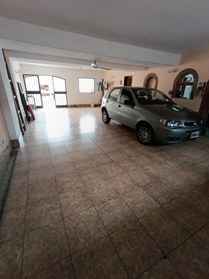 Vendo sobre Av tronador super casa+dpt!