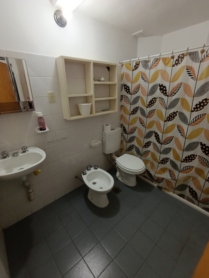 Vendo sobre Av tronador super casa+dpt!
