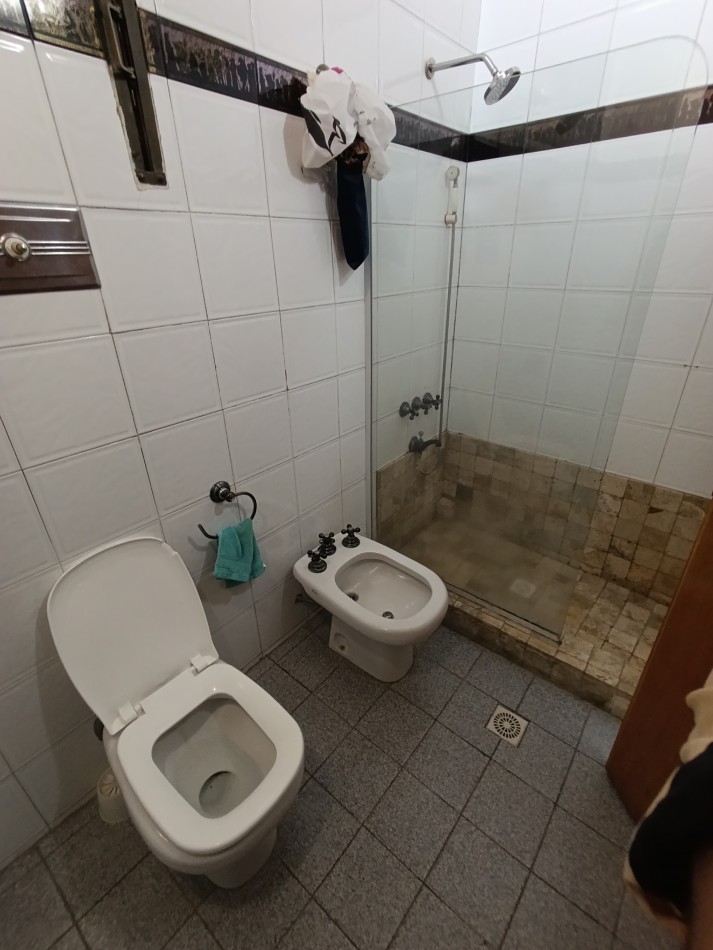 Vendo sobre Av tronador super casa+dpt!
