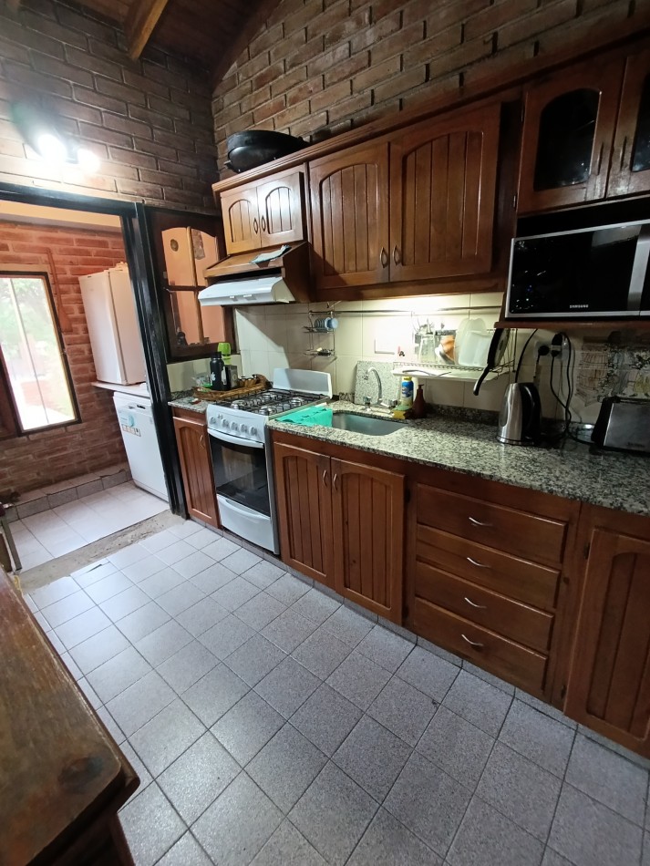 Vendo sobre Av tronador super casa+dpt!