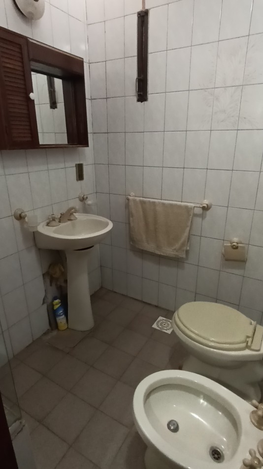 Vendo sobre Av tronador super casa+dpt!