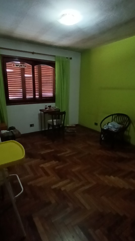 Vendo sobre Av tronador super casa+dpt!