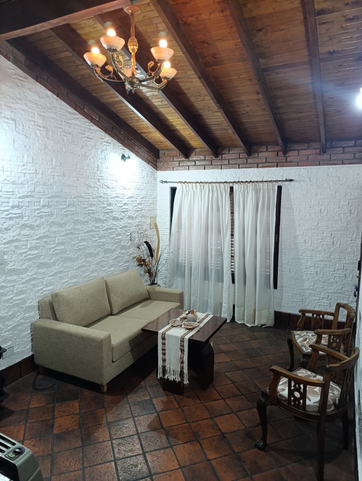 Vendo sobre Av tronador super casa+dpt!